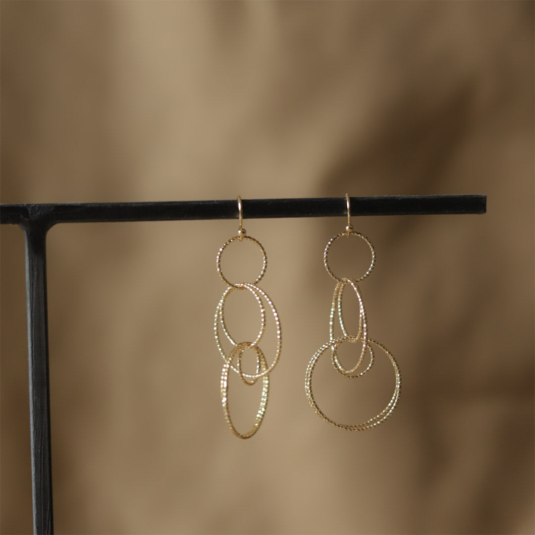 gouden hangoorbellen