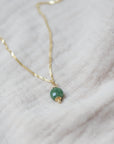 minimalistische ketting van Jaylaa met edelsteen