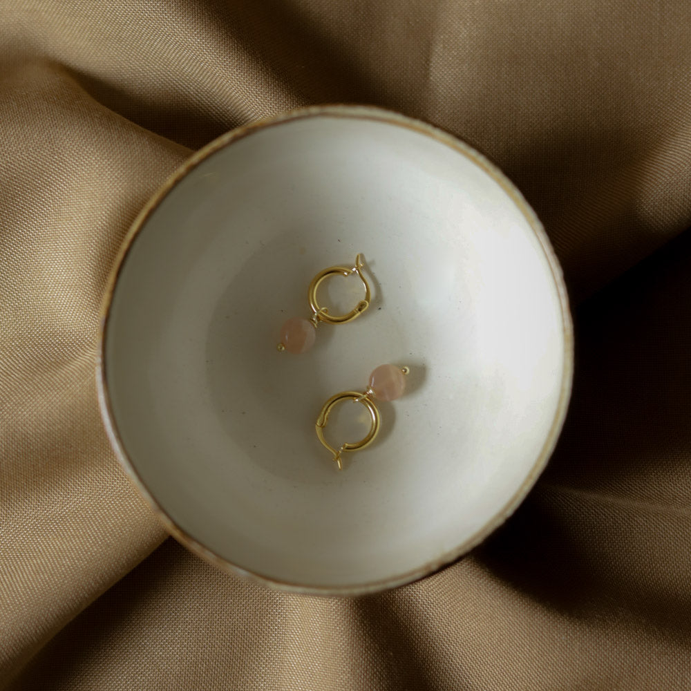 Maansteen oorbellen goud